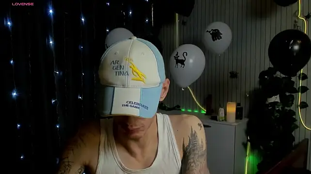 James2Inked Adlı Modelin Web Kamerası Şovu
