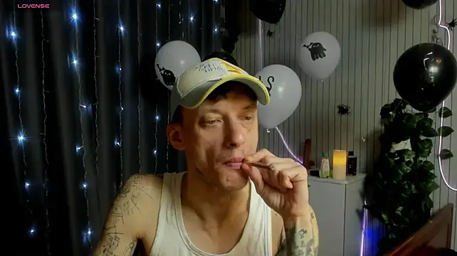 Вебкам-шоу James2Inked