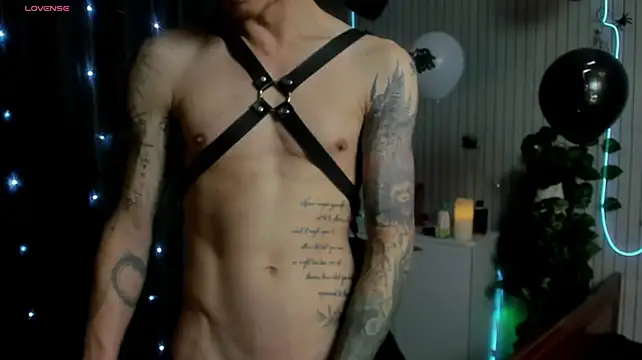 Pokazy przed kamerką – James2Inked