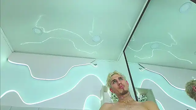 DanntheStiff Pertunjukan Webcam