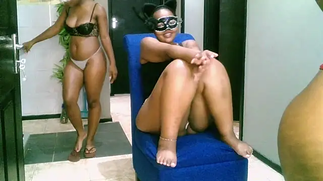 Pokazy przed kamerką – FreakyBUNNYWORXXX