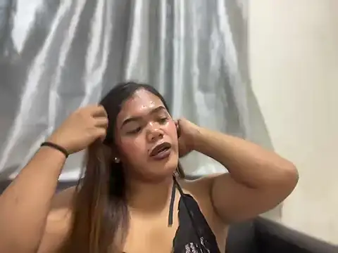 הופעת וובקאם של yourhotwild_bella