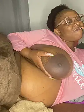 BoobsQueeen 现场XXX聊天