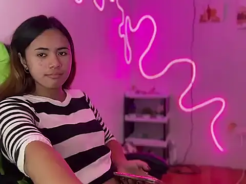 _Flirtyprincess_'s Webcam Show