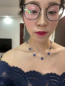 meimeibuguai 网络视讯表演