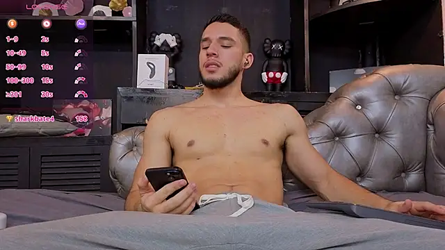 Вебкам-шоу axel_tone