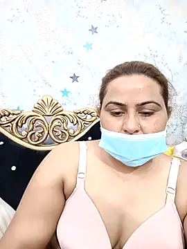 Pokazy przed kamerką – Misskiss24