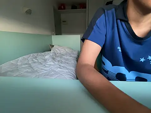 Rebeu_77 网络视讯表演