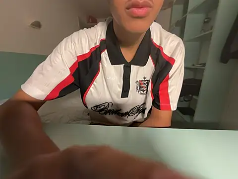 Rebeu_77 在線直播表演