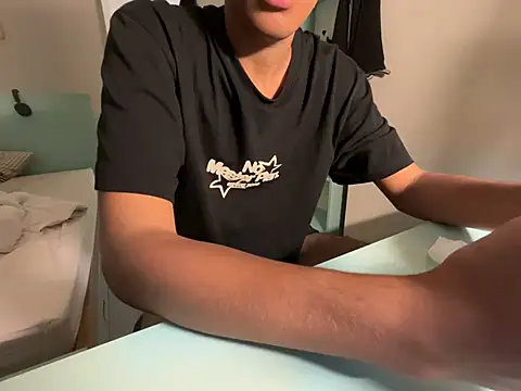 Rebeu_77 webkamerás műsora