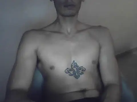 Show modela noiraztec na web-kameri