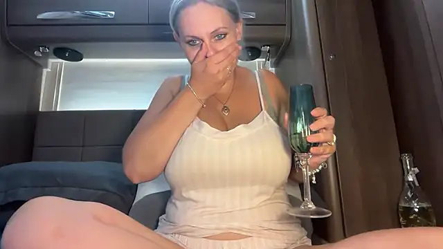 BustySwingingSlut Live XXX Chat