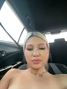 Kiss_Auroraa Show in webcam