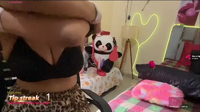 GirlwithCurves Chat XXX in diretta