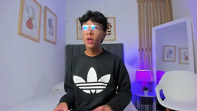 Webkamerová show Adams__Bobby