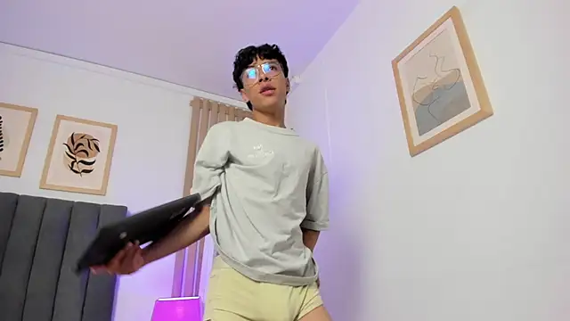 Вебкам-шоу Adams__Bobby