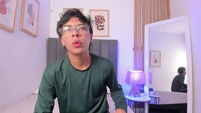 عرض كام Adams__Bobby