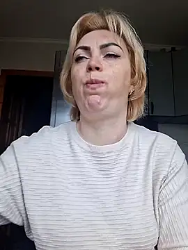SylvieGold453 live XXX chat