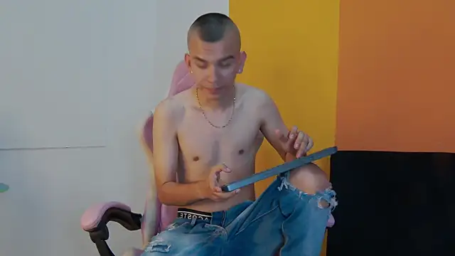 Pokazy przed kamerką – Rowan_Cley