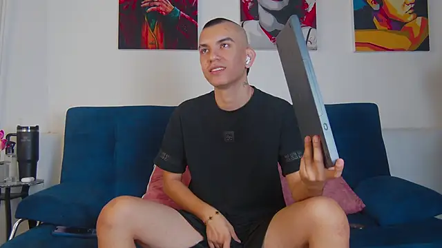 Rowan_Cley Adlı Modelin Web Kamerası Şovu
