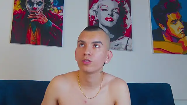 Rowan_Cley Adlı Modelin Web Kamerası Şovu