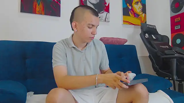 Rowan_Cley Adlı Modelin Web Kamerası Şovu
