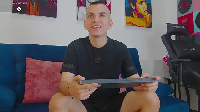 Rowan_Cley Adlı Modelin Web Kamerası Şovu