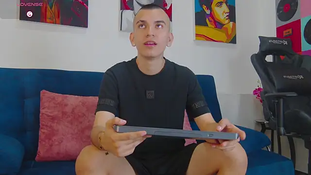 Rowan_Cley Adlı Modelin Web Kamerası Şovu