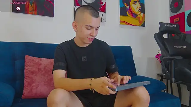 Rowan_Cley Pertunjukan Webcam