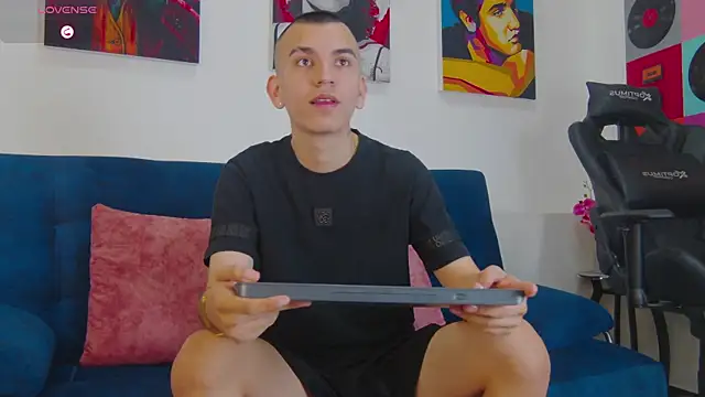 Rowan_Cley Adlı Modelin Web Kamerası Şovu