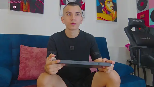 Rowan_Cley Adlı Modelin Web Kamerası Şovu