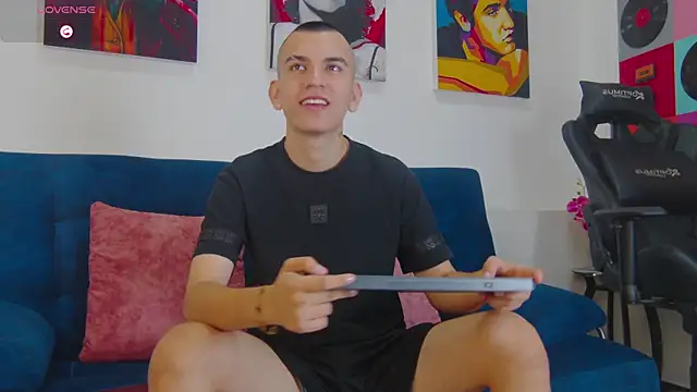 Rowan_Cley Adlı Modelin Web Kamerası Şovu
