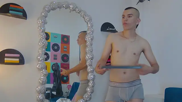 Rowan_Cley's Live XXX Chat