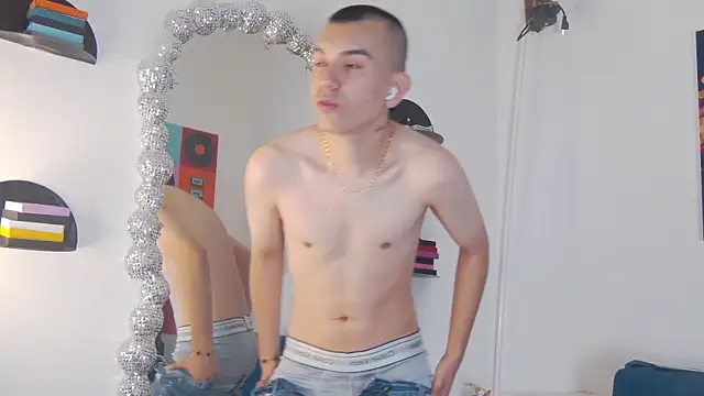Rowan_Cleyn Webbikameraesitys
