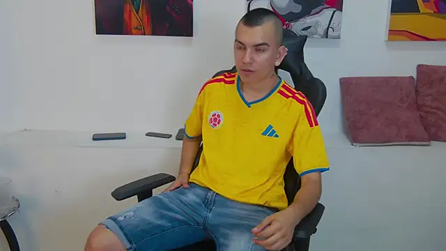 Rowan_Cley: απευθείας συνομιλία ΧΧΧ