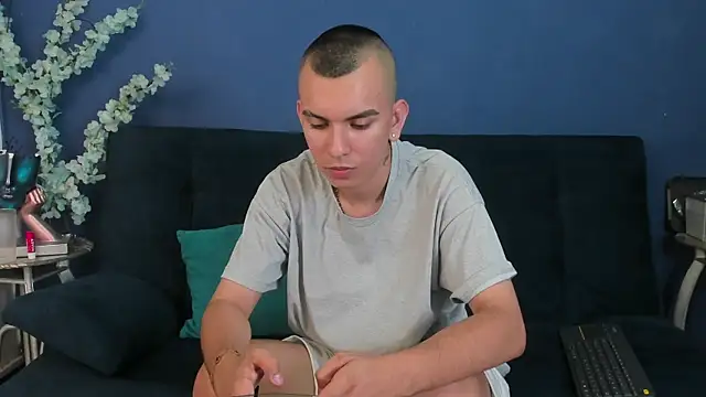Rowan_Cleyn Webbikameraesitys