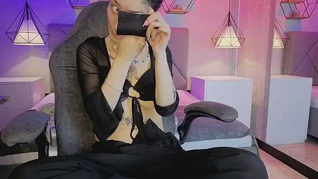 lhiamfitt10 网络视讯表演