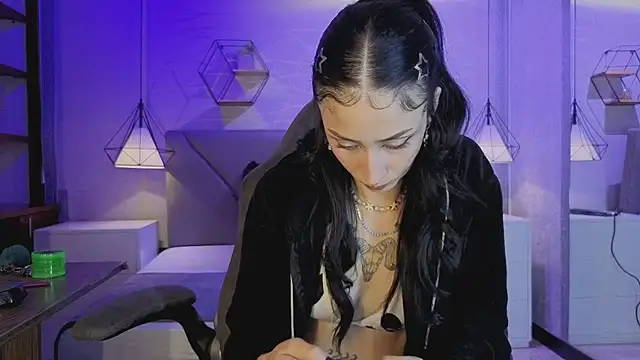 lhiamfitt10's Webcam Show