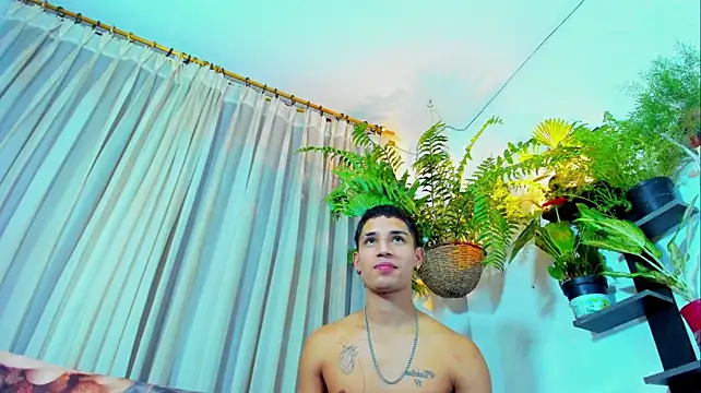 Boy_Leon_X's Webcam Show