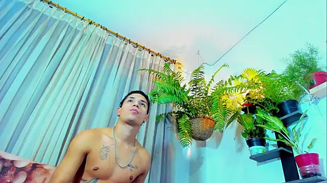 Boy_Leon_X webkamerás műsora