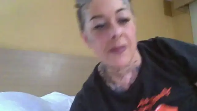 Kitty_bang Show in webcam