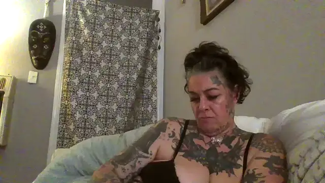 Kitty_bang Adlı Modelin Canlı Sohbet Odası
