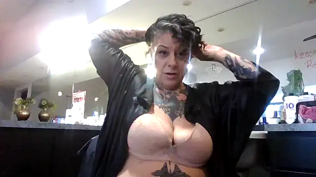 Kitty_bang's Webcam Show