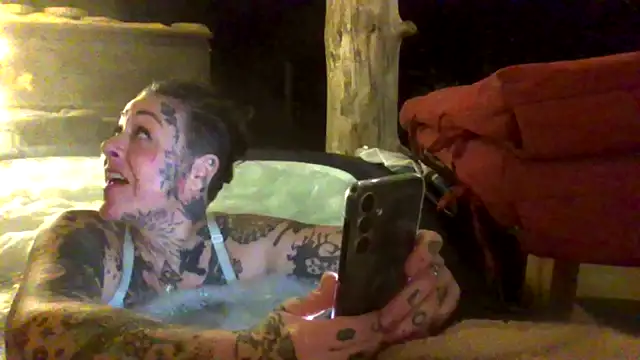 Pokazy przed kamerką – Kitty_bang