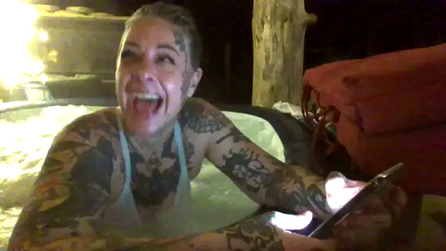 Kitty_bang's Webcam Show