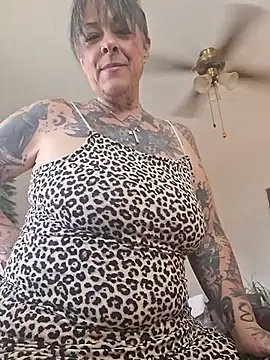 Kitty_bang Show in webcam