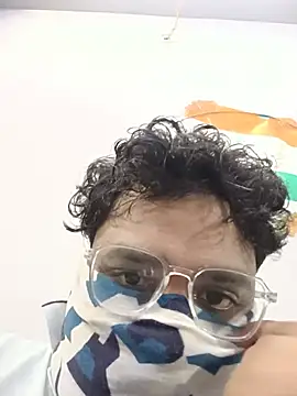 הופעת וובקאם של Priyanshu025