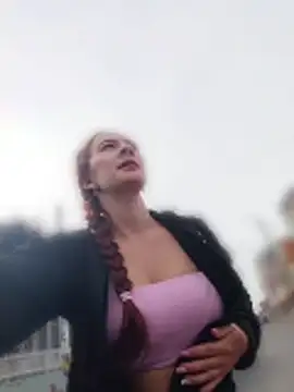 Samyra_Biker12: διαδικτυακό σόου στην κάμερα