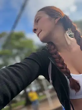 Samyra_Biker12 Show in webcam