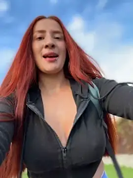 Samyra_Biker12: διαδικτυακό σόου στην κάμερα